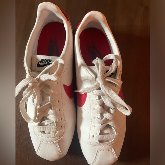 Nike Womens Cortez - Size 7 - Picture 6 of 6